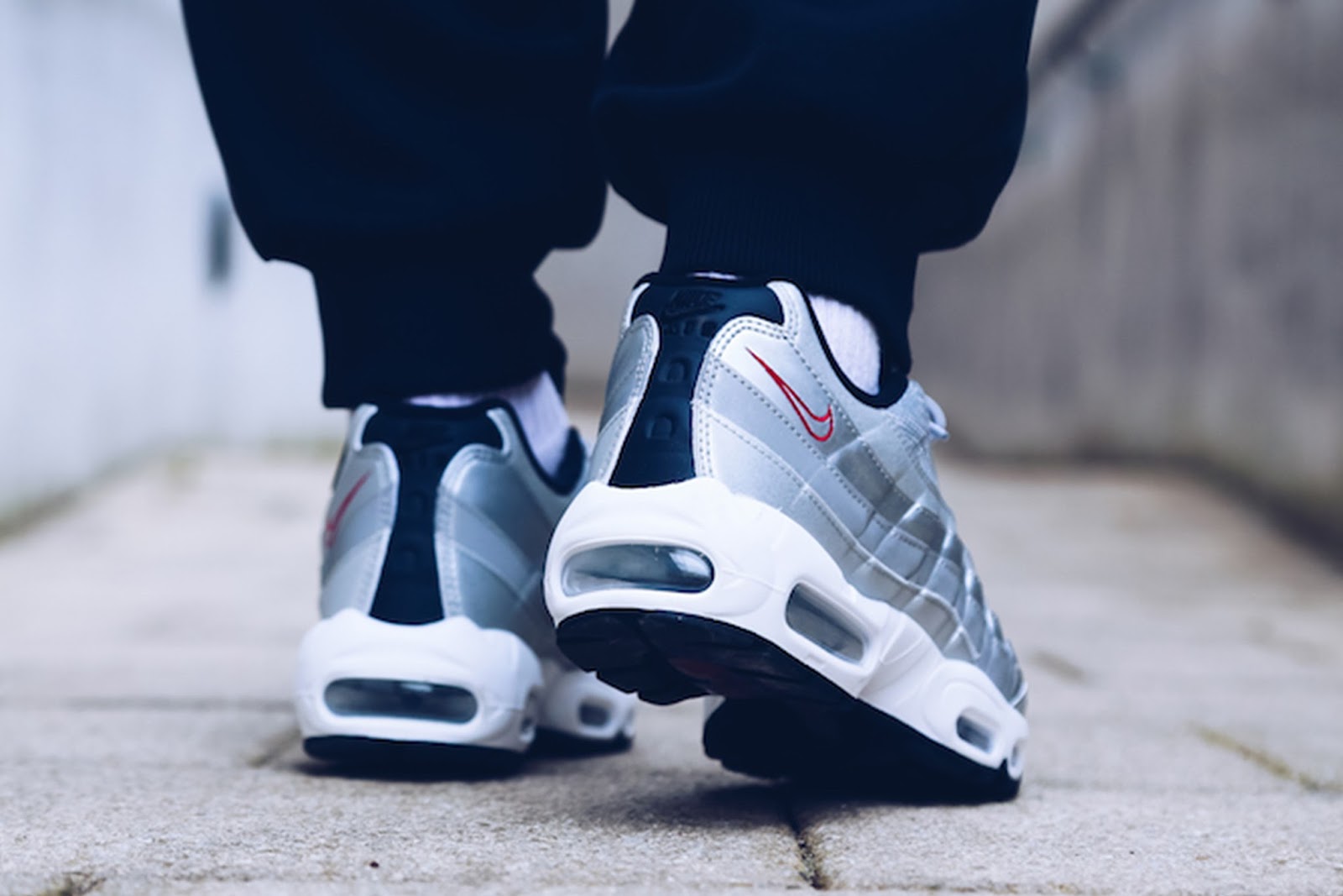 nike air max 95 silver bullet on feet nike air max 95 silver bullet on feet